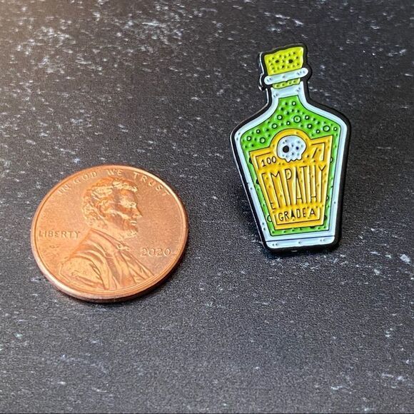 100% Empathy Potion Enamel Pin/ Brooch - Picture 3 of 6